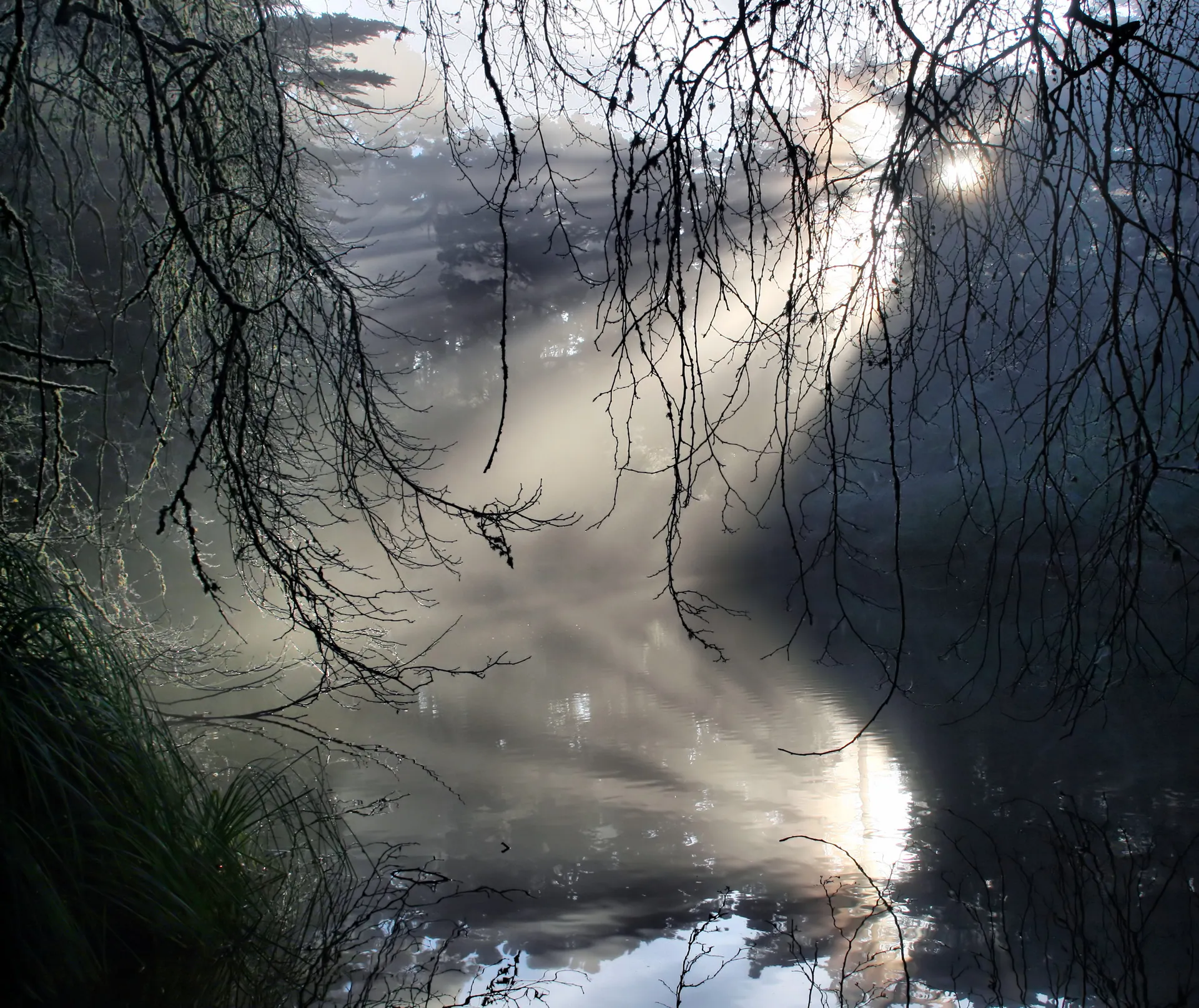 Crepuscular rays with reflection in GGP