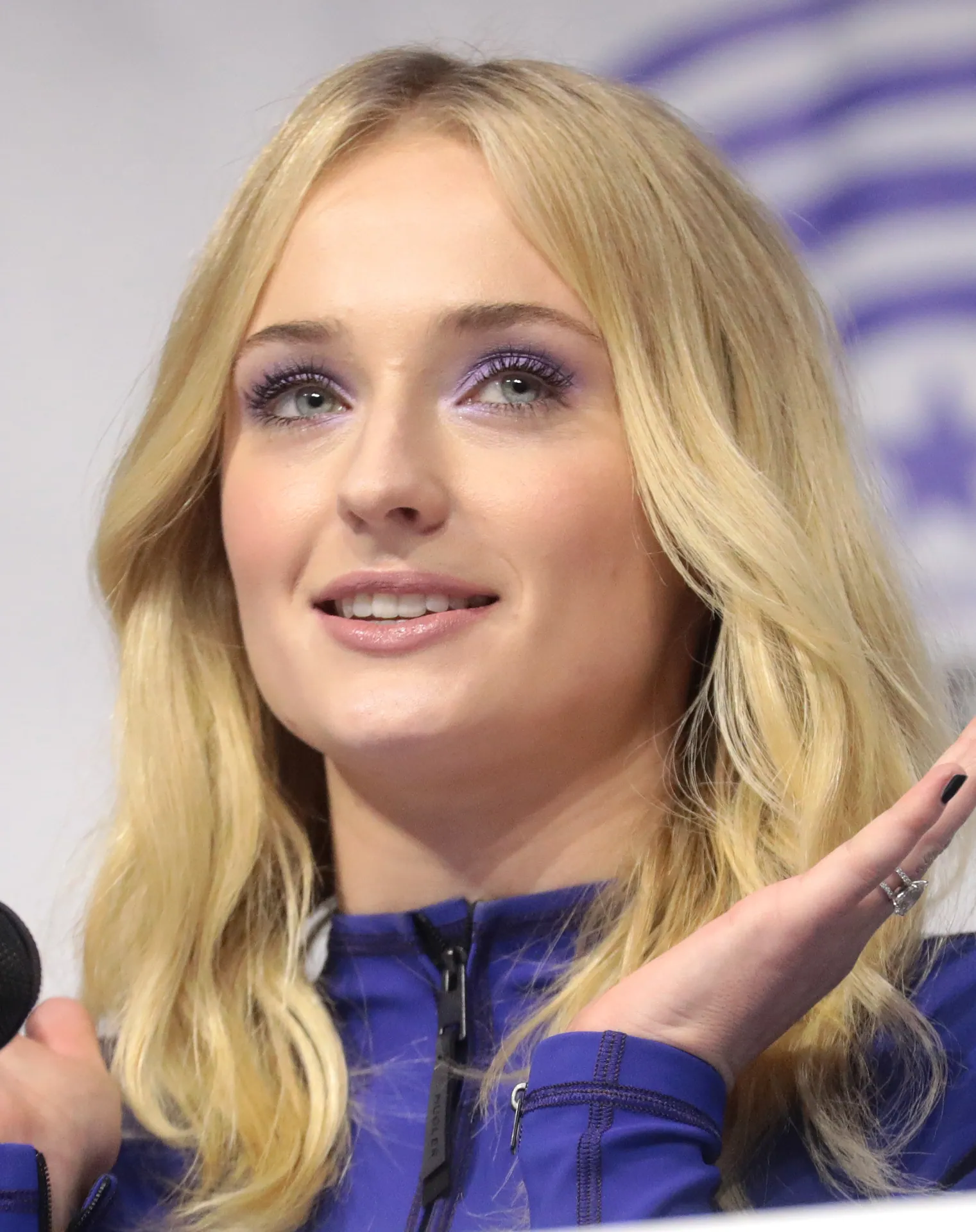 Sophie Turner (40553145603) (cropped) 2