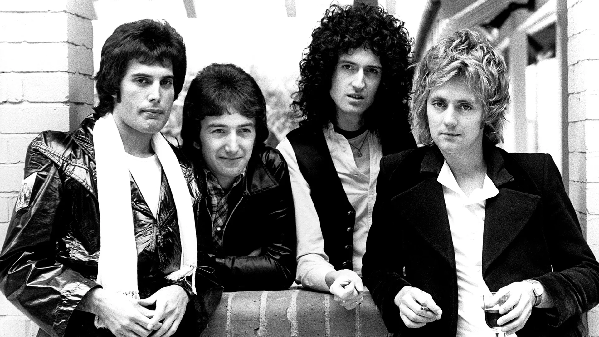 Queen News Of The World (1977 Press Kit Photo 01)