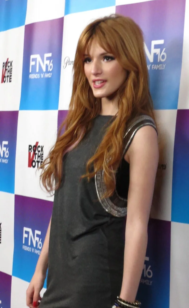 Bella Thorne 2013 (cropped)