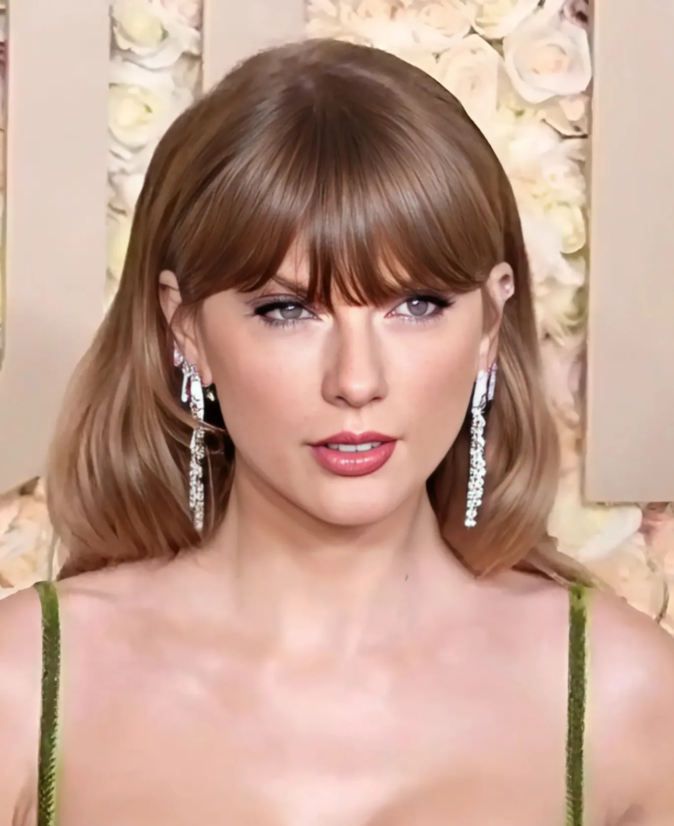 Taylor Swift at the Golden Globes 2024 (Enhanced, cropped)