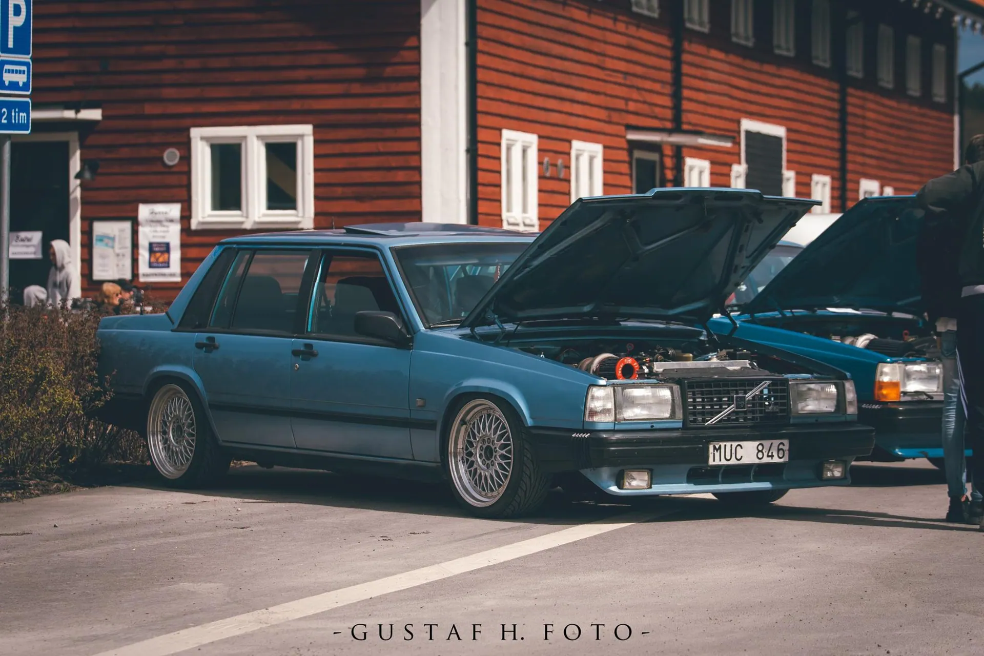 Volvo-volvo-740-Gustaf-H-Swedish-cars-Sweden-Sedan-car-numbers-sign-blue-cars_d64403a8