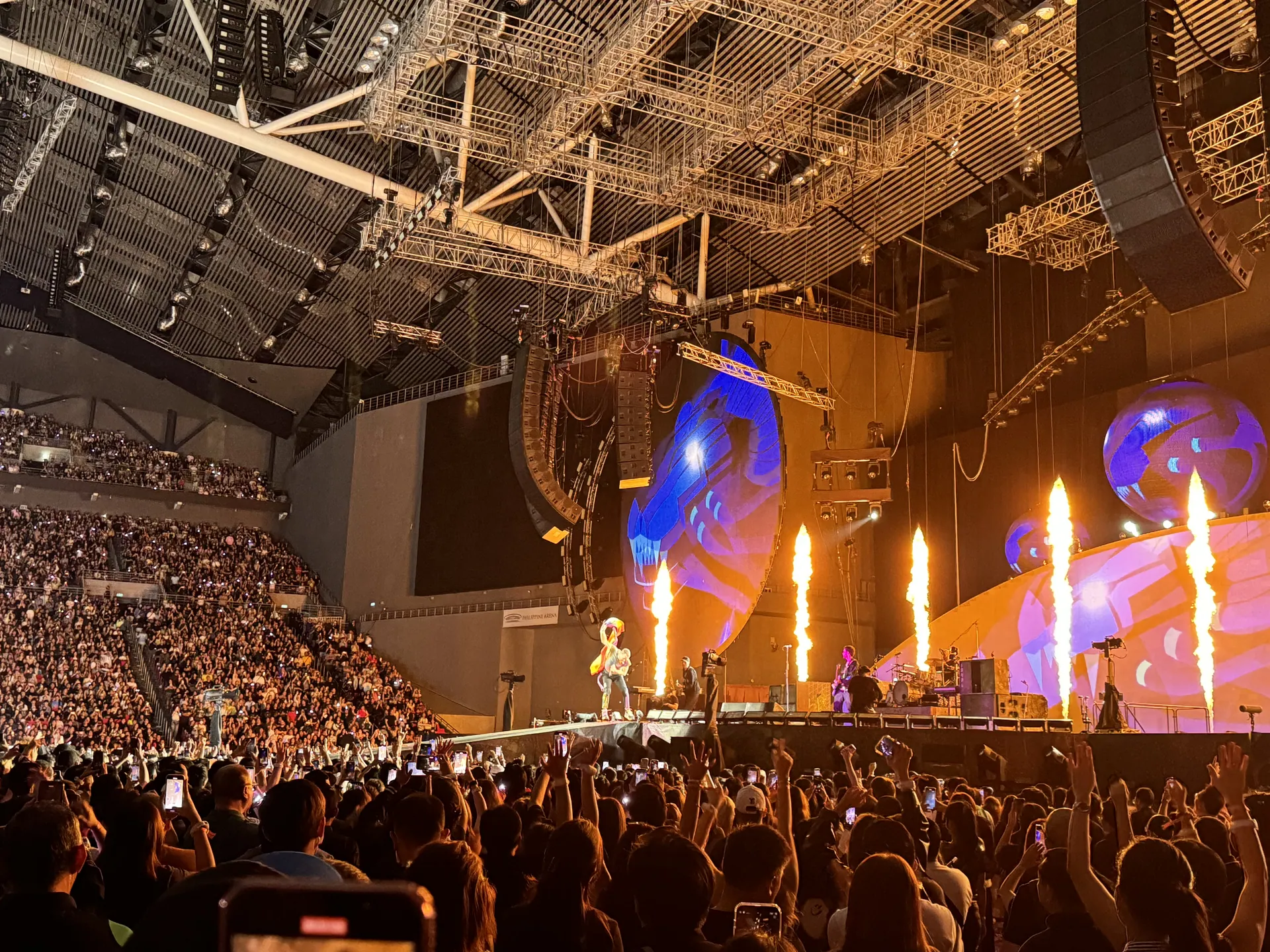 Coldplay in the Philippines on 20 January 2024 11