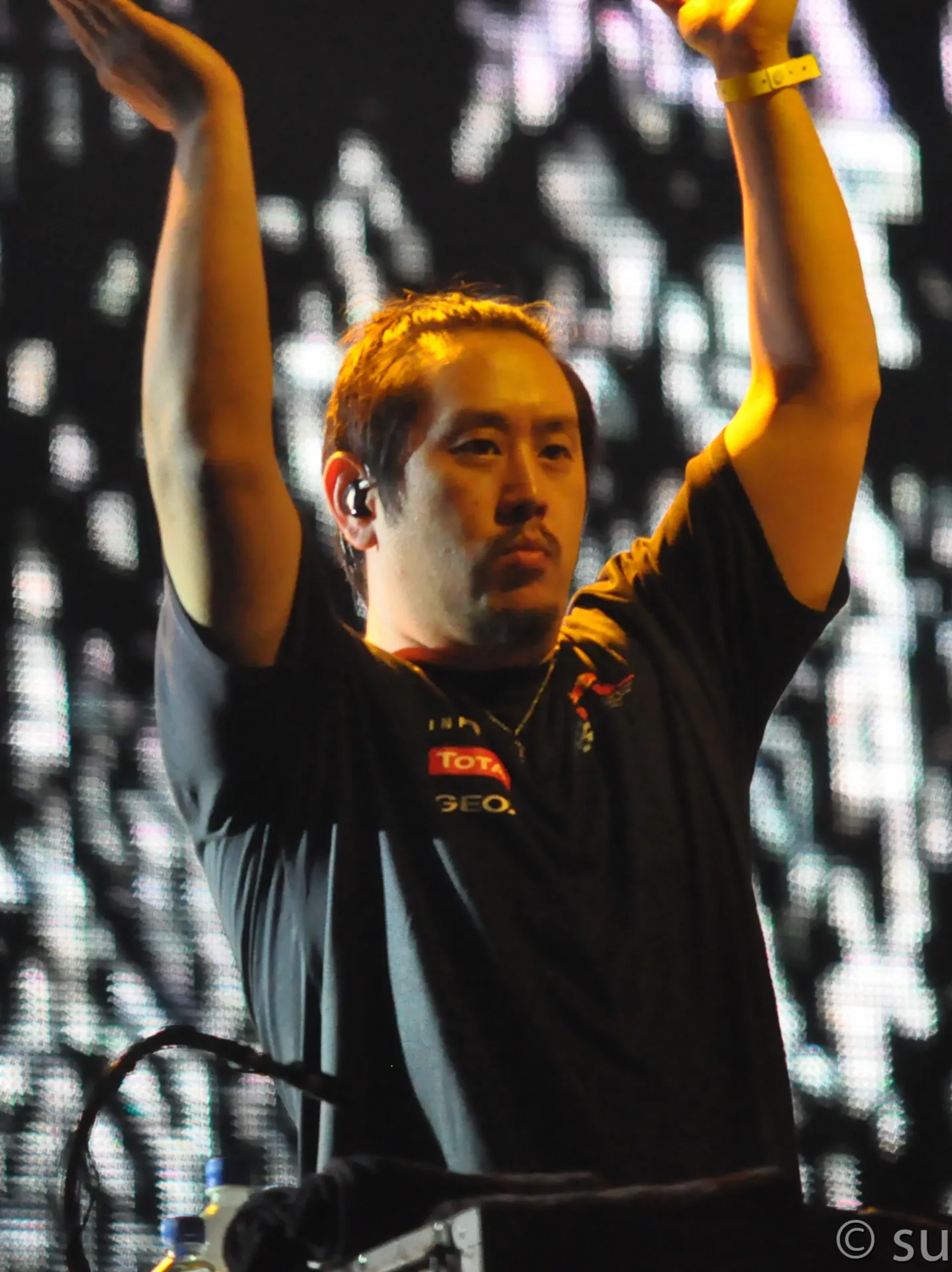 Joe-hahn-linkinpark-singapore-2011.cropped