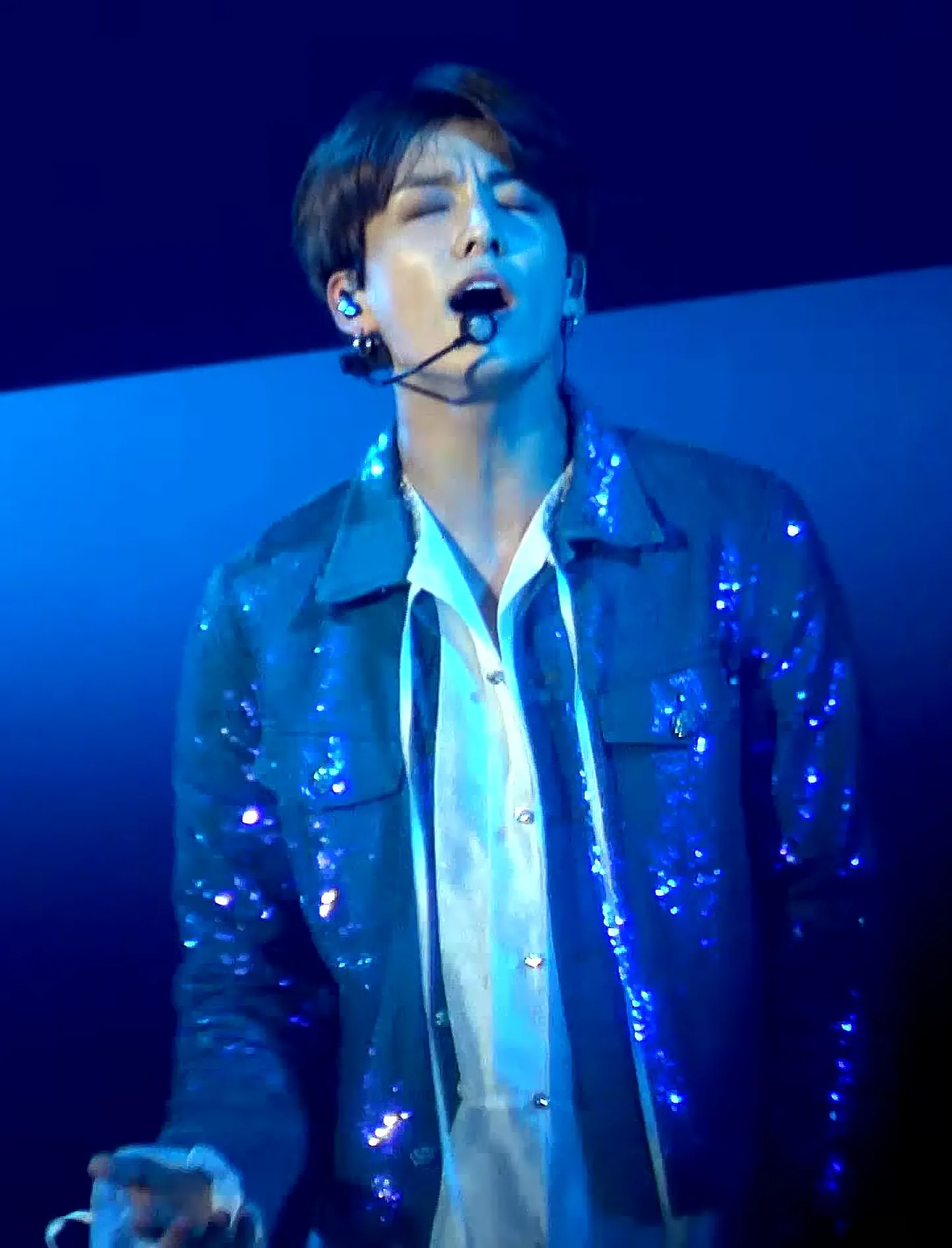 Jeon Jung-kook performing "Euphoria" during the Love Yourself tour in Canada, 22 September 2018 09
