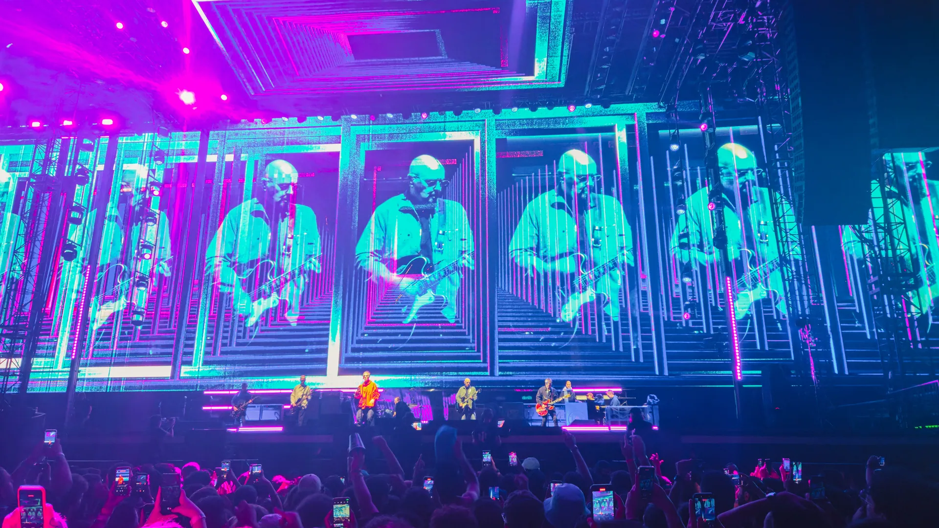 Show Oasis no Estádio MorumBIS, Morumbi, São Paulo, 23 de novembro de 2025 (5)