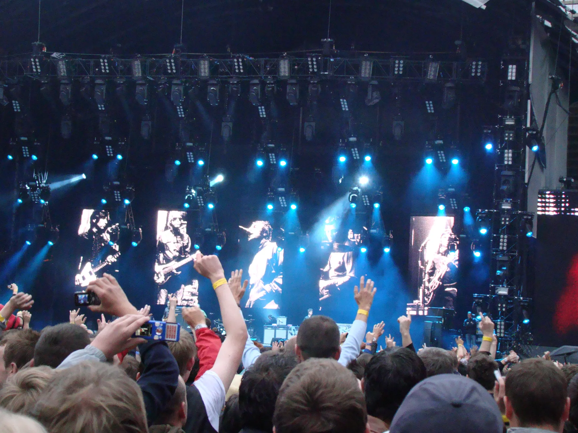 2009 - Oasis & Friends (Sunderland) Oasis
