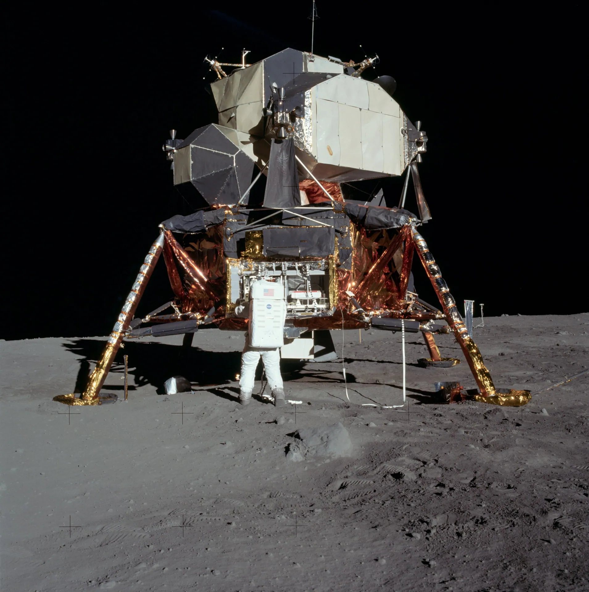 Apollo 11 Lunar Lander - 5927 NASA