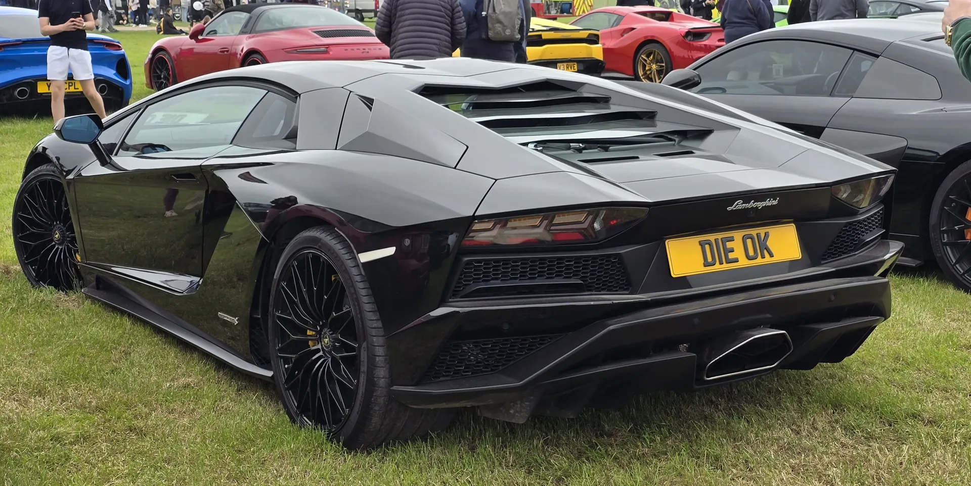 2017 Lamborghini Aventador S 4