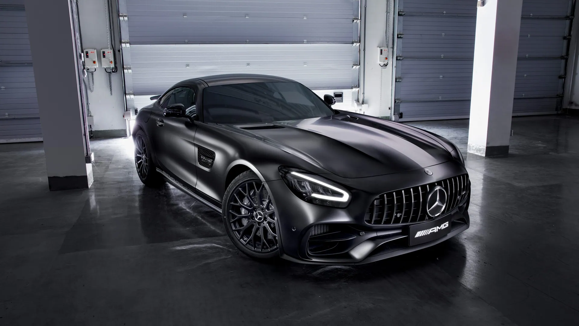 Mercedes AMG GT Night Edition - backiee