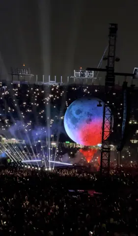 Luna azul y roja