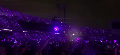 ARMY 'Purple Ocean' during BTS Love Yourself tour in Bangkok, Thailand, 7 April 2019 02