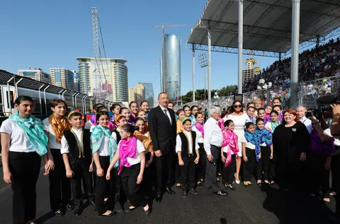 Ilham Aliyev watched the opening ceremony of the Formula-1 European Grand Prix and final race 13
