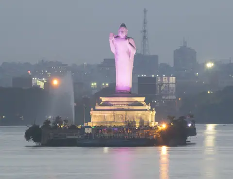 Buddha statue 11102016