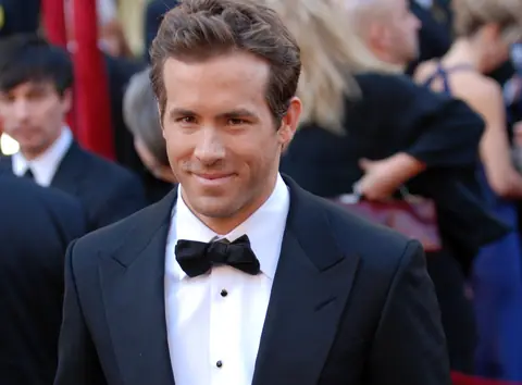 Ryan Reynolds 100307-A-6452C-617