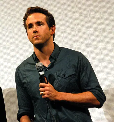 Rodrigo Cortés Ryan Reynolds (cropped)