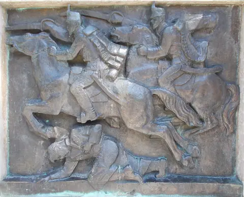 Kriegerdenkmal von Ferenc Varga, Husaren, 2024 Kiskunfélegyháza