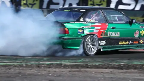 bmw-e36-with-racing-exhaust-30249-vimeo-thumbnail