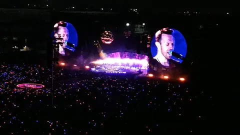Coldplay at Mexico City 2022 02