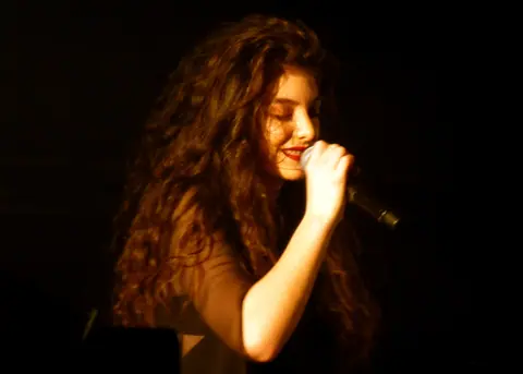 Lorde concert at the Fillmore, Detroit, 2014-02-16 -12