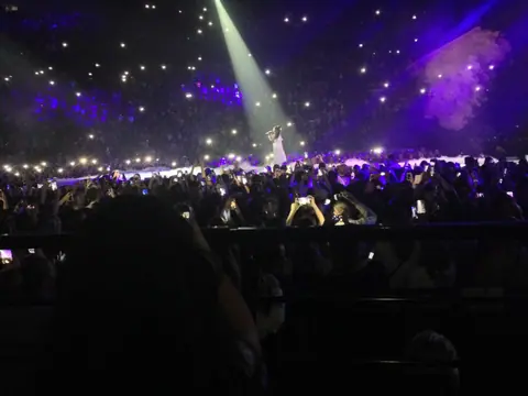 Ariana Grande 27