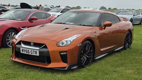 2016 Nissan GT-R Recaro
