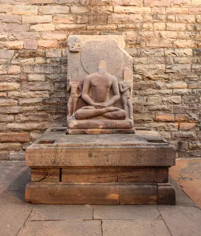 Buddha Statue, Sanchi 04