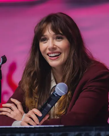 Elizabeth Olsen - Los Angeles Comic Con 2025
