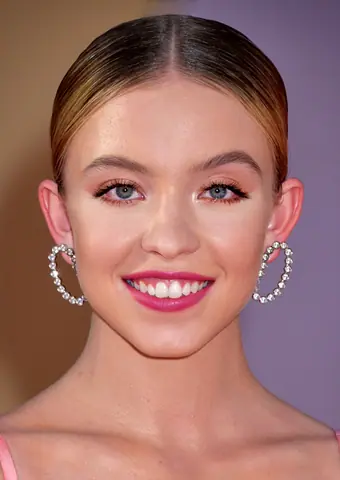 Sydney Sweeney, 2019 (cropped)