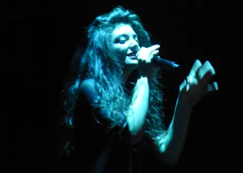 Lorde concert at the Fillmore, Detroit, 2014-02-16 -6