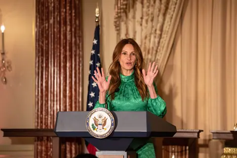 Julia Roberts Delivers Remarks at the 2022 Kennedy Center Honors Dinner