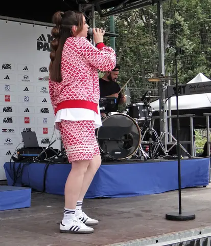 Adele Castillon concert 10km Adidas Paris 11 juin 2023 (3)