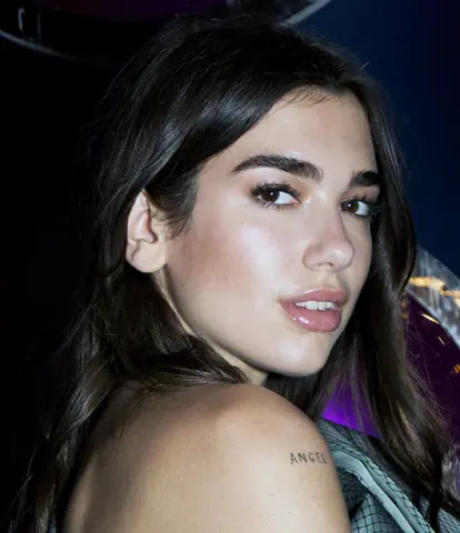 Dua Lipa Sommarkrysset (cropped)