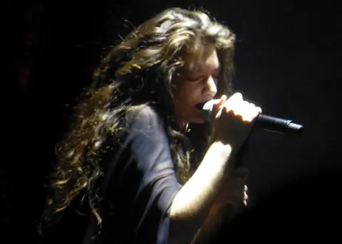 Lorde concert at the Fillmore, Detroit, 2014-02-16 -13