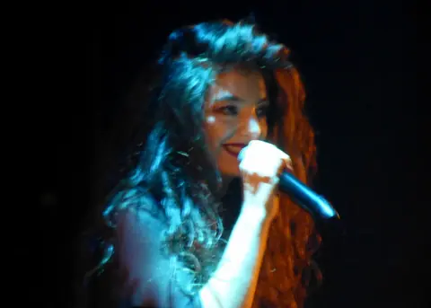 Lorde concert at the Fillmore, Detroit, 2014-02-16 -09