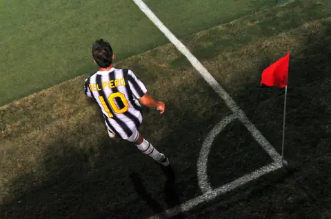 Guadalajara Chivas vs Juventus FC, 2011, Alex Del Piero (cropped)