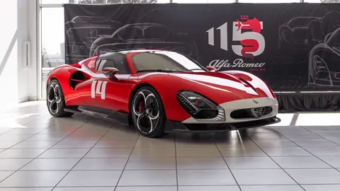Alfa Romeo 33 Stradale Red Icon - backiee