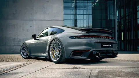 porsche-911-turbo-s-car-s0-2173694577