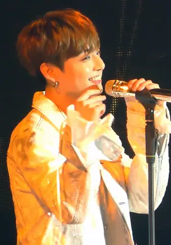 181016 Jungkook performing Euphoria in Berlin (3)