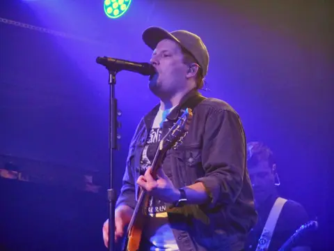 Fall Out Boy, Heaven, London