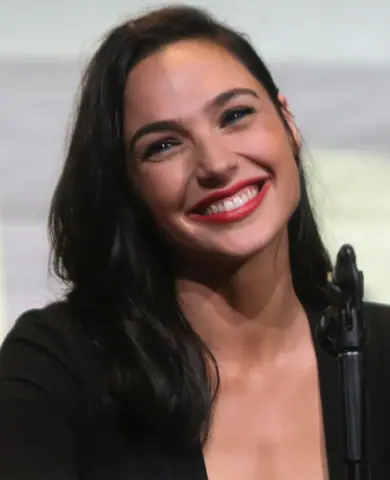 Gal Gadot (cropped)