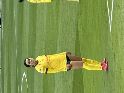 Scarlett Camberos playing with Club America Femenil in 2025