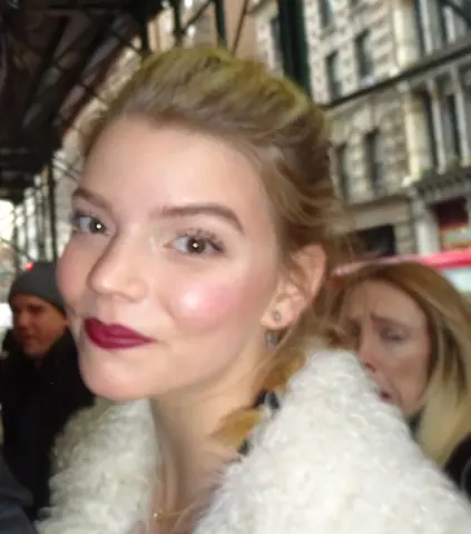 Anya-Taylor Joy (32410615866) (cropped)