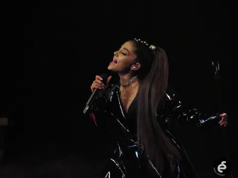 Ariana Grande - 33269922185