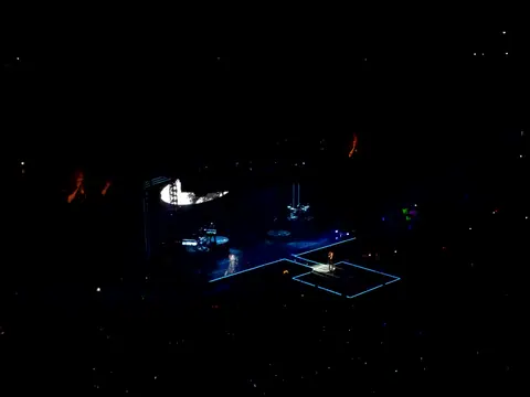 Demi Lovato at Nationwide Arena (Neon Lights Tour) 1
