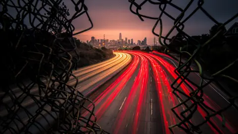 night_traffic_san_francisco_4k_8k-7680x4320