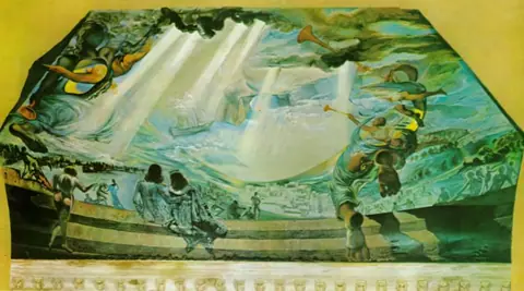 1972_20_Palace_of_the_Winds_(ceiling_painting_in_the_Teatro_Museo_DalH;_detai_41c61839