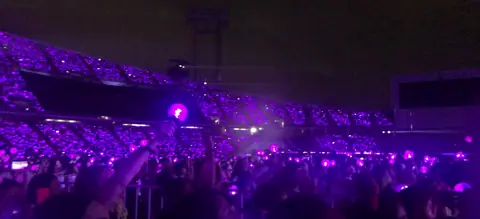 ARMY 'Purple Ocean' during BTS Love Yourself tour in Bangkok, Thailand, 7 April 2019 01
