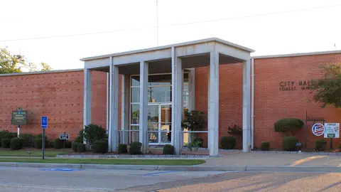 Forest Mississippi City Hall 2015