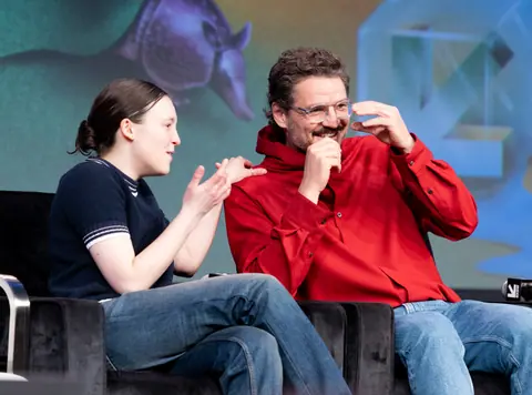 Bella Ramsey and Pedro Pascal at SXSW 2025 03 (cropped)